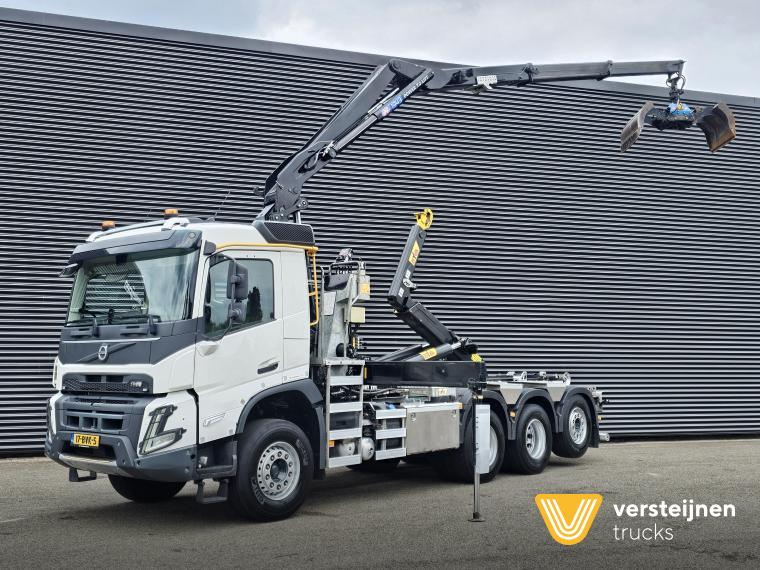 Volvo FMX 460 8x4*4 / HMF Z KRAAN + HYVA LIFT